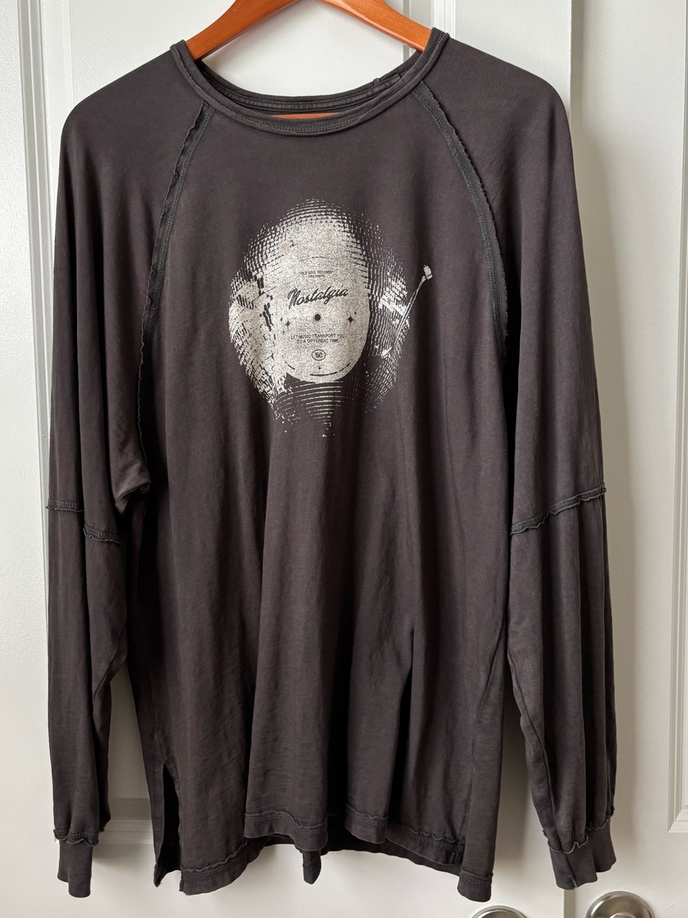 Aerie Dark Gray LS Boyfriend / Oversized Tee Graphic Design Side Slits at Hem